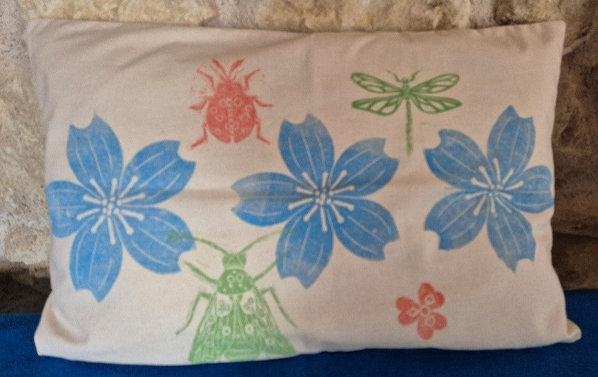 housse de coussin 3 fleurs bleues